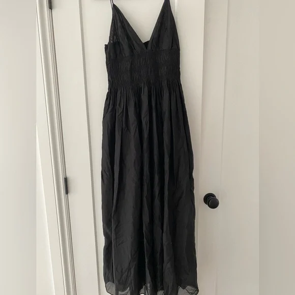 Moon River V neck midi dress in black - Picture 3 of 5